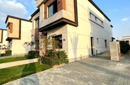 Townhouse - 5 Bedrooms - 3 Bathrooms for sale in Azzar - 5th Settlement Compounds - The 5th Settlement - New Cairo City - Cairo