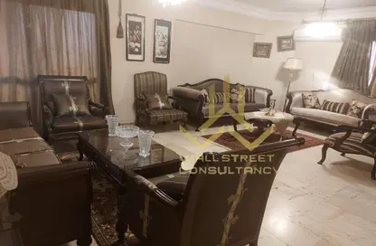 Apartment - 3 Bedrooms - 3 Bathrooms for sale in Mohamed Hassanein Heikal St. - 6th Zone - Nasr City - Cairo