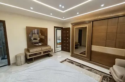 شقة - 3 غرف نوم - 3 حمامات للبيع في شارع ايران - الدقي - الجيزة