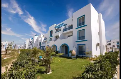 Chalet - 3 Bedrooms - 3 Bathrooms for sale in Mountain View - Ras Al Hekma - North Coast