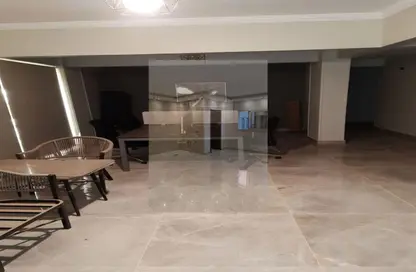 مساحات مكتبية - استوديو - 2 حمامات للايجار في منطقة خدمات البنفسج - البنفسج - مدينة القاهرة الجديدة - القاهرة