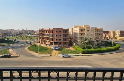 شقة - 3 غرف نوم - 2 حمامات للايجار في المنطقة الثانية - مدينة الشروق - القاهرة