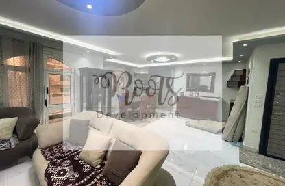 شقة - 3 غرف نوم - 2 حمامات للبيع في شارع عبد المنعم رياض - المهندسين - الجيزة