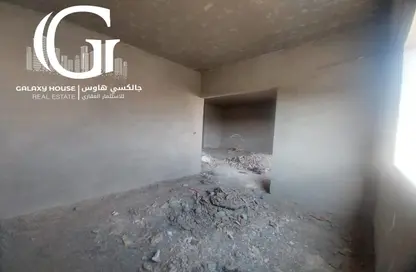 شقة - 3 غرف نوم - 3 حمامات للبيع في المجاورة الثالثة - المنطقة الرابعة - مدينة الشروق - القاهرة