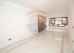 Apartment - 3 Bedrooms - 2 Bathrooms for sale in Zezenia - Hay Sharq - Alexandria