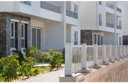 Chalet - 2 Bedrooms - 2 Bathrooms for sale in Sea View - Ras Al Hekma - North Coast