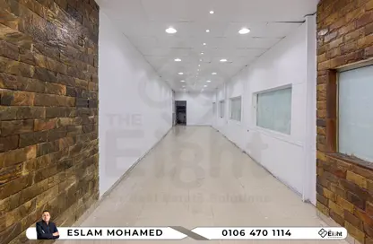 محل تجاري - استوديو - 1 حمام للايجار في شارع رشدي - ستانلي - حي شرق - الاسكندرية