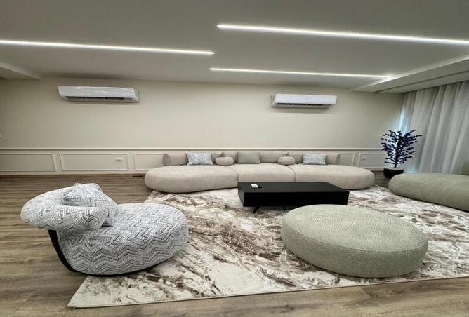 8010836 - Property Image 2