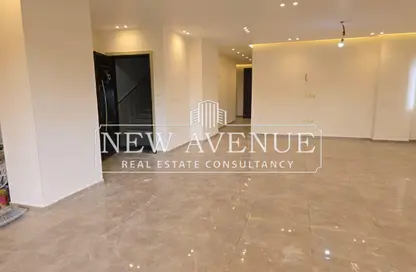 Apartment - 3 Bedrooms - 2 Bathrooms for sale in Zizinia St. - South Investors Area - New Cairo City - Cairo
