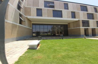 عيادة - استوديو - 1 حمام للايجار في ويست هايتس - طريق مصر اسكندرية الصحراوي - مدينة 6 أكتوبر - الجيزة