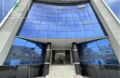 Office Space - Studio - 4 Bathrooms for rent in American University Housing District - 5th Settlement Compounds - The 5th Settlement - New Cairo City - Cairo