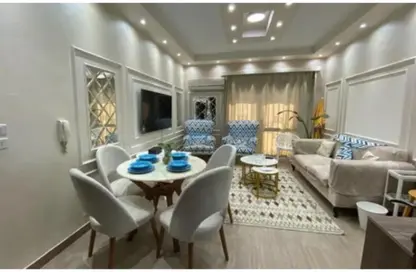 Apartment - 2 Bedrooms - 1 Bathroom for rent in Al Mohandes Ahmed Kamal Hamdy St. - 16th District - Sheikh Zayed City - Giza