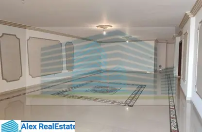 Apartment - 4 Bedrooms - 3 Bathrooms for rent in Smouha Square - Smouha - Hay Sharq - Alexandria