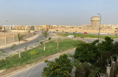 Apartment - 3 Bedrooms - 3 Bathrooms for sale in Omar Makram St. - Al Narges 6 - Al Narges - New Cairo City - Cairo