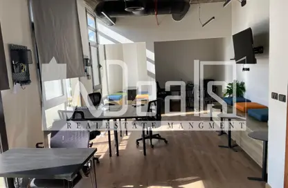 مساحات مكتبية - استوديو - 1 حمام للايجار في ديستريكت 5 - كمبوندات التجمع الخامس - التجمع الخامس - مدينة القاهرة الجديدة - القاهرة