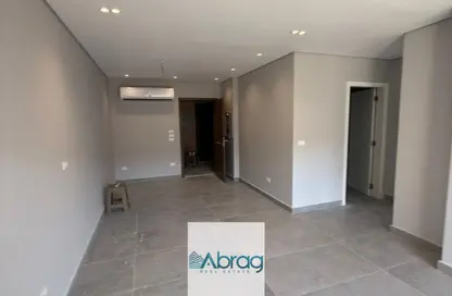 شقة - 2 غرف نوم - 2 حمامات للايجار في فيلدج ويست - كمبوندات الشيخ زايد - الشيخ زايد - الجيزة