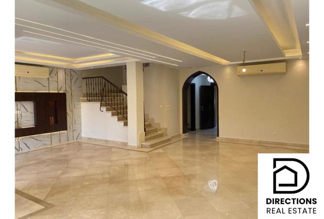 توين هاوس بتشطيب مودرن – موقع مميز – MIV008