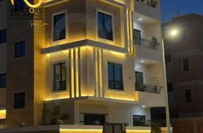 Whole Building - 7+ Bedrooms - 7+ Bathrooms for sale in Ganoub Al Ahia' - Al Wahat Road - 6 October City - Giza