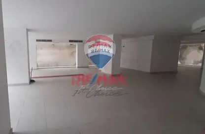 Show Room - Studio - 2 Bathrooms for sale in Nasr City - Cairo