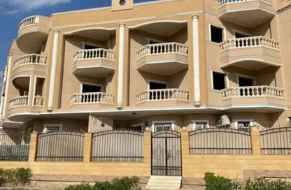 شقة - 3 غرف نوم - 2 حمامات للبيع في المجاورة الثالثة - الحي الثالث شرق - مدينة الشروق - القاهرة