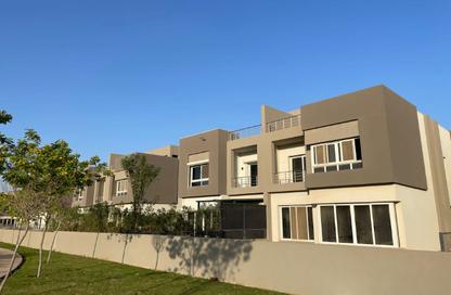 Villa - 4 Bedrooms - 5 Bathrooms for sale in Etapa - Sheikh Zayed Compounds - Sheikh Zayed City - Giza