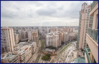 شقة - 4 غرف نوم - 4 حمامات للبيع في سان ستيفانو - حي شرق - الاسكندرية