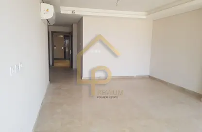 Apartment - 3 Bedrooms - 3 Bathrooms for rent in Village Views - Zed Towers - Sheikh Zayed Compounds - Sheikh Zayed City - Giza