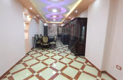شقة - 3 غرف نوم - 2 حمامات للايجار في شارع خالد بن الوليد - ميامي - حي اول المنتزة - الاسكندرية