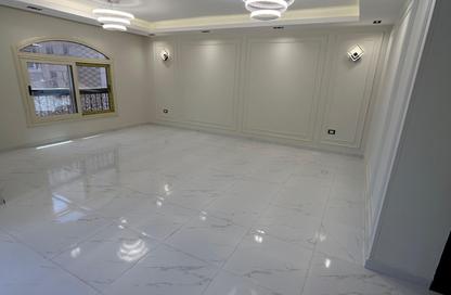 Apartment - 3 Bedrooms - 3 Bathrooms for sale in Ali Al Gendy St. - 6th Zone - Nasr City - Cairo
