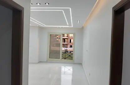 Apartment - 3 Bedrooms - 2 Bathrooms for sale in Al Khamayel city - Sheikh Zayed Compounds - Sheikh Zayed City - Giza