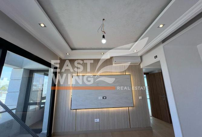 8043008 - Property Image 2