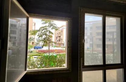 شقة - 2 غرف نوم - 2 حمامات للبيع في جراندا لايف - كمبوندات الشروق - مدينة الشروق - القاهرة