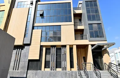 بناية كاملة - استوديو - 8 حمامات للبيع في مركز القاهرة الجديدة - شارع التسعين الشمالي - التجمع الخامس - مدينة القاهرة الجديدة - القاهرة