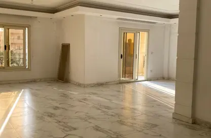 شقة - 3 غرف نوم - 2 حمامات للبيع في مسجد فاطمة الشربتلي - الحي الثالث - التجمع الخامس - مدينة القاهرة الجديدة - القاهرة