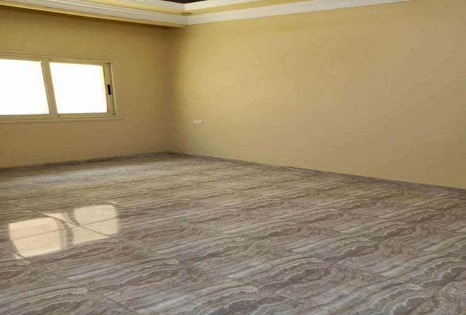 8300036 - Property Image 3