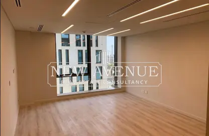 مساحات مكتبية - استوديو - 2 حمامات للايجار في يو فينوس - التجمع الاول - مدينة القاهرة الجديدة - القاهرة