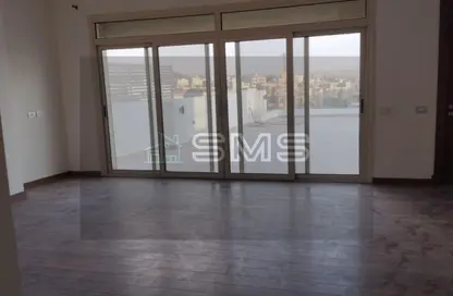 شقة - 6 غرف نوم - 7 حمامات للايجار في غرب الجولف - كمبوندات القطامية - القطامية - مدينة القاهرة الجديدة - القاهرة