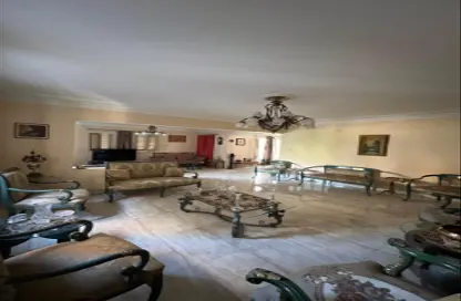Apartment - 4 Bedrooms - 2 Bathrooms for sale in Ali Ibn Abi Talib St. - Mohandessin - Giza