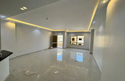 Apartment - 3 Bedrooms - 2 Bathrooms for rent in Mostashareen - North Investors Area - New Cairo City - Cairo