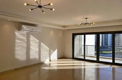 Apartment - 3 Bedrooms - 3 Bathrooms for sale in Park Side Residence - Zed Towers - Sheikh Zayed Compounds - Sheikh Zayed City - Giza