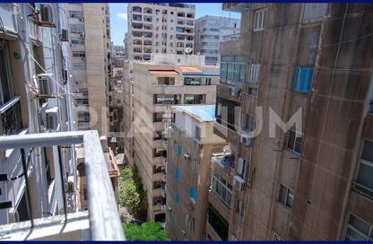 شقة - 3 غرف نوم - 2 حمامات للبيع في شارع سوريا - رشدي - حي شرق - الاسكندرية