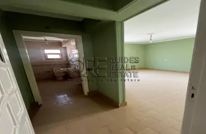Apartment - 3 Bedrooms - 3 Bathrooms for sale in Gate 4 - Mena - Hadayek El Ahram - Giza