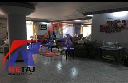 Apartment - 3 Bedrooms - 2 Bathrooms for sale in Mohammed Al Maqref St. - 6th Zone - Nasr City - Cairo