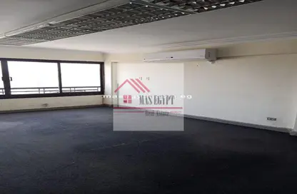 شقة - 3 غرف نوم - 3 حمامات للبيع في شارع عبد المنعم رياض - المهندسين - الجيزة