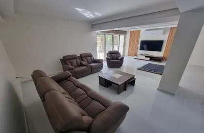 Apartment - 2 Bedrooms - 2 Bathrooms for rent in Sarayat Al Maadi - Hay El Maadi - Cairo