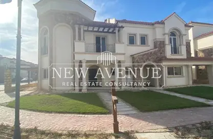 Villa - 3 Bedrooms - 4 Bathrooms for sale in Divina Gardens - 3rd District West - Shorouk City - Cairo