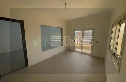 Apartment - 4 Bedrooms - 3 Bathrooms for rent in Musab Bin Omair St. - Area E - Ganoob El Acadimia - New Cairo City - Cairo