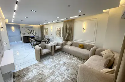 شقة - 3 غرف نوم - 3 حمامات للايجار في شارع محي الدين أبو العز - الدقي - الجيزة