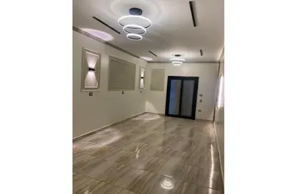 Apartment - 2 Bedrooms - 1 Bathroom for sale in Fatima Zahra St. - 2nd District - Obour City - Qalyubia