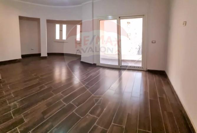 8409332 - Property Image 2